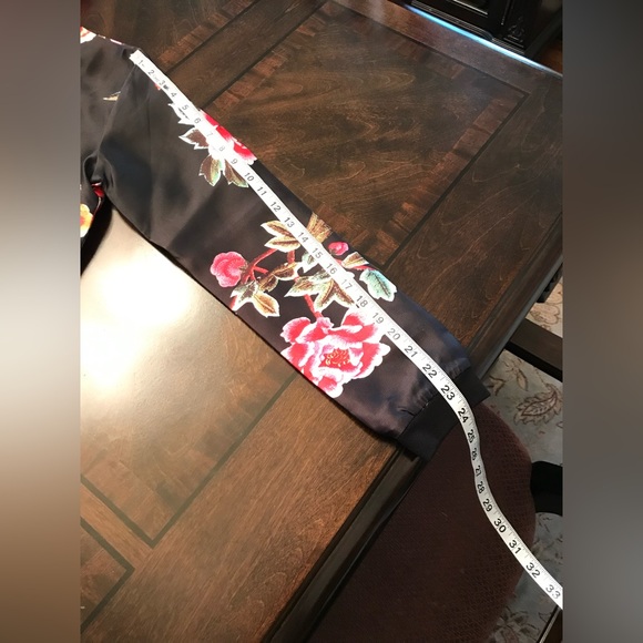 NWT Black Scarf Print Floral Satin Bomber Jacket Sz S - Picture 4 of 7